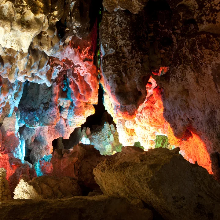 Nakhjir Cave in Markazi
