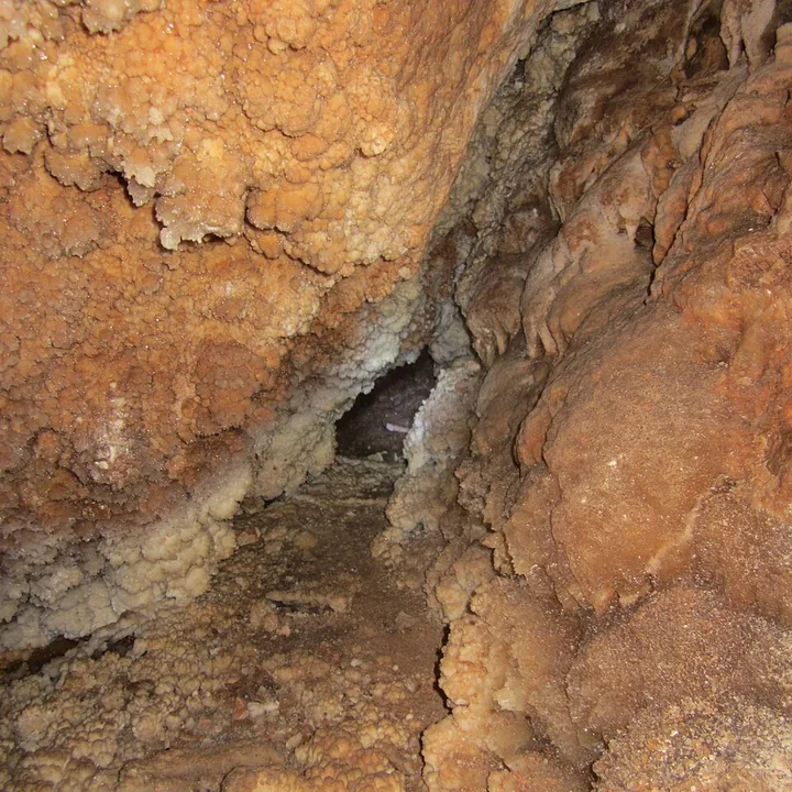 nabati cave in Yazd