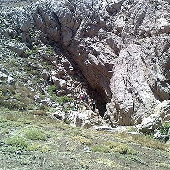 Perraw cave in Kermanshah