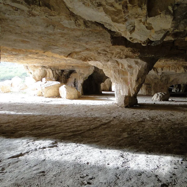 Sangshekanan Cave in Fars