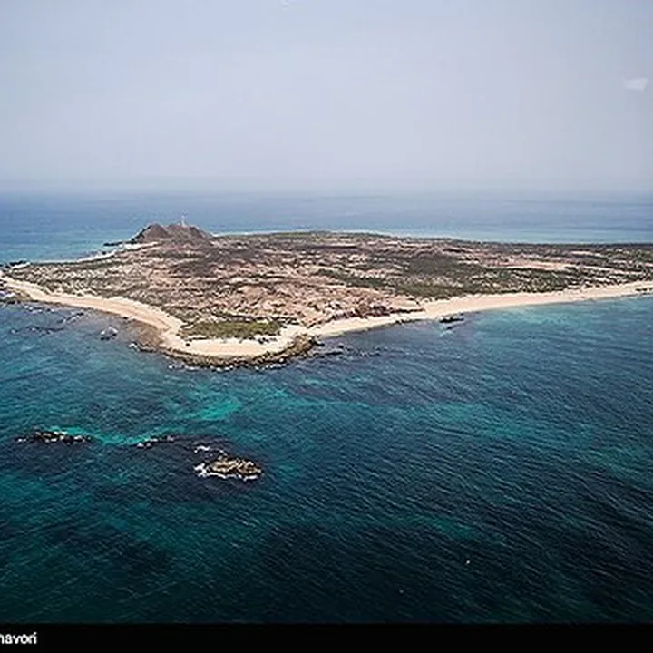 Lesser Farvar Island in Hormozgan