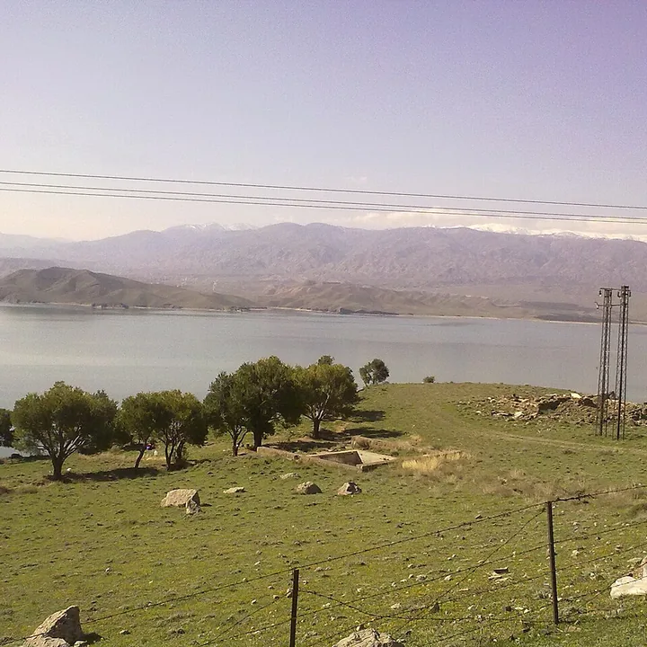 دریاچه سد منجیل in Qazvin