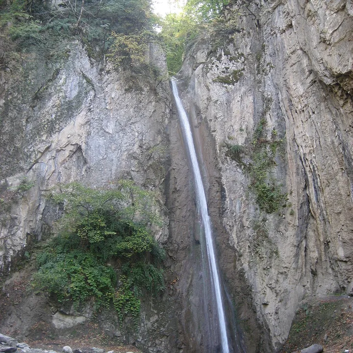 آبشار زیارت in Golestan