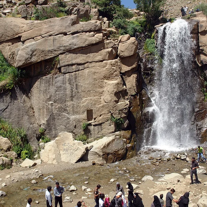 آبشار گنجنامه in Hamadan