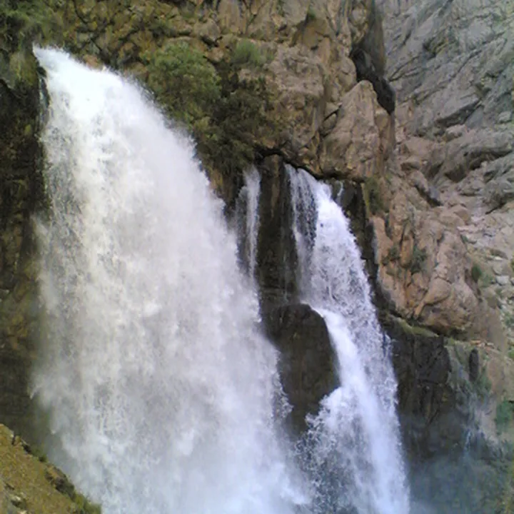 آبشار چکان in Lorestan